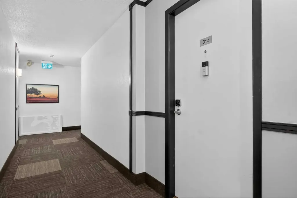 3719B 49 Street NW Calgary AB T3A 2E3