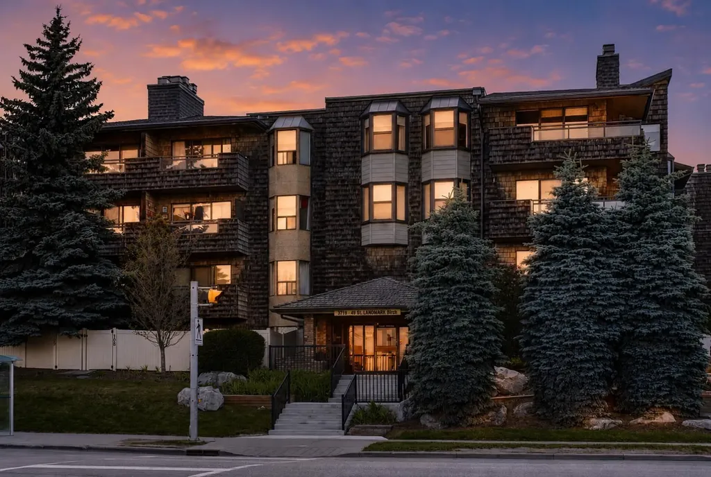 3719B 49 Street NW Calgary AB T3A 2E3
