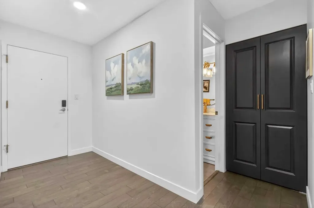 3719B 49 Street NW Calgary AB T3A 2E3