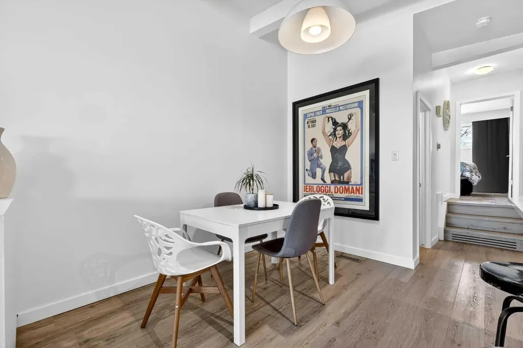 3336 39 Street SW Calgary AB T3E 3J2