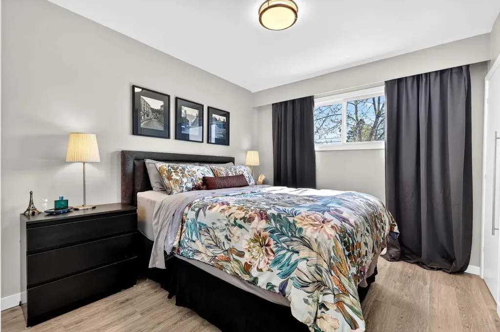 3336 39 Street SW Calgary AB T3E 3J2
