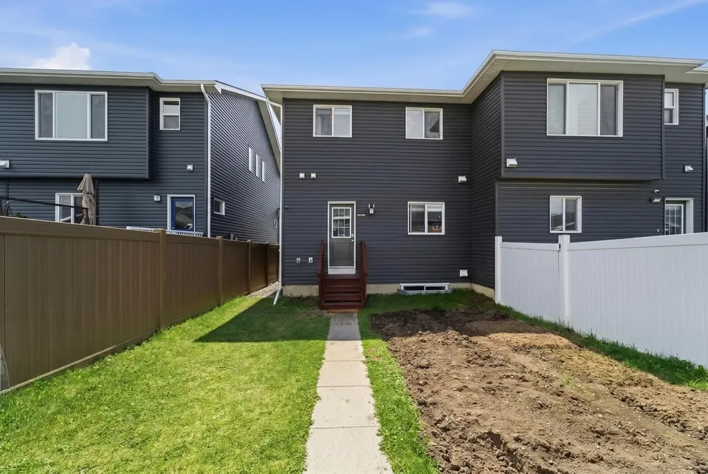 254 Redstone Drive NE Calgary AB T3N 0N3