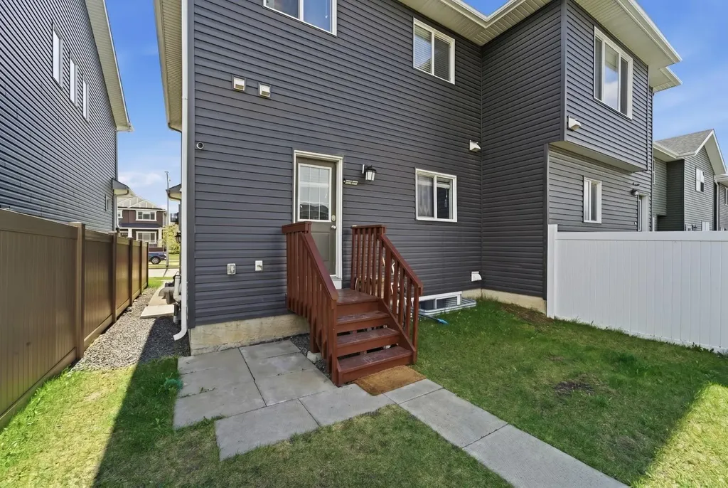 254 Redstone Drive NE Calgary AB T3N 0N3