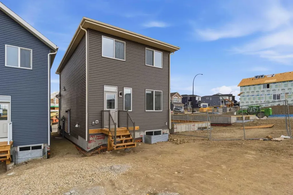 199 Annette Landing NW Calgary AB T3R 2K2