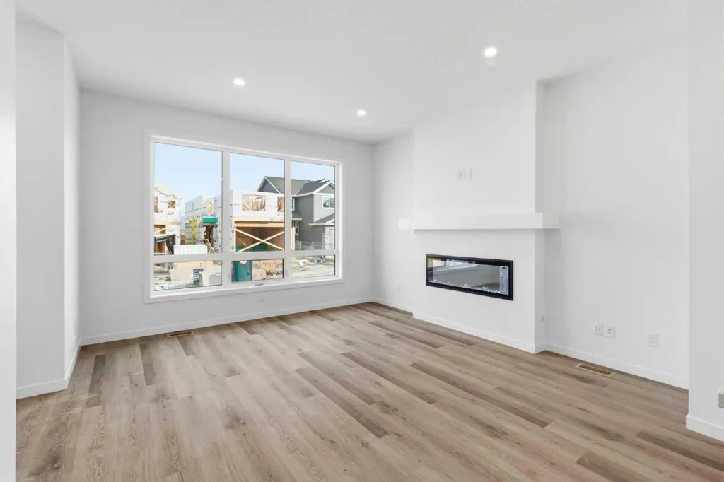 199 Annette Landing NW Calgary AB T3R 2K2