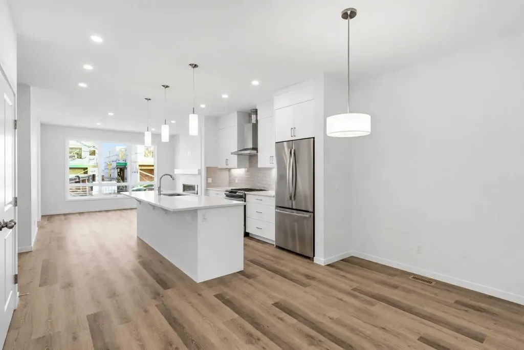 199 Annette Landing NW Calgary AB T3R 2K2
