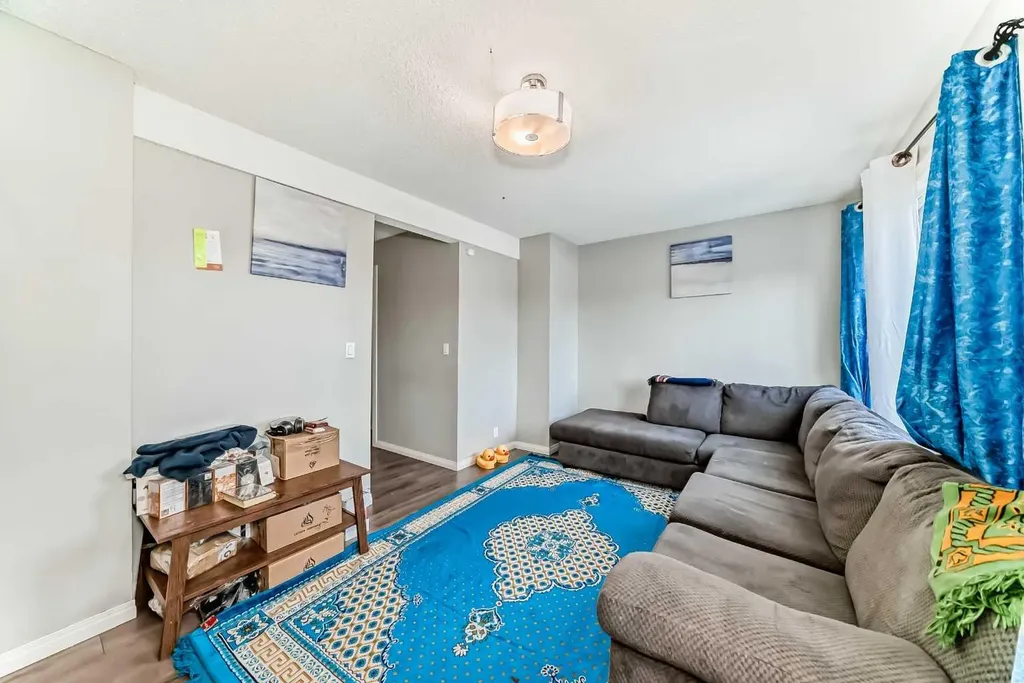 5520 1 Avenue SE Calgary AB T7A 5Z7