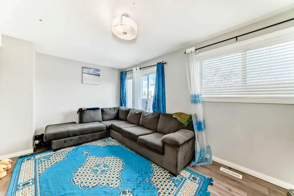 5520 1 Avenue SE Calgary AB T7A 5Z7
