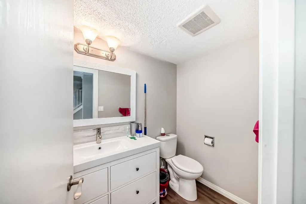 5520 1 Avenue SE Calgary AB T7A 5Z7
