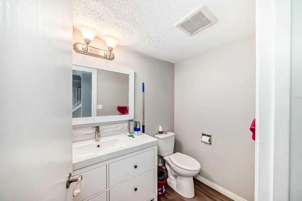 5520 1 Avenue SE Calgary AB T7A 5Z7