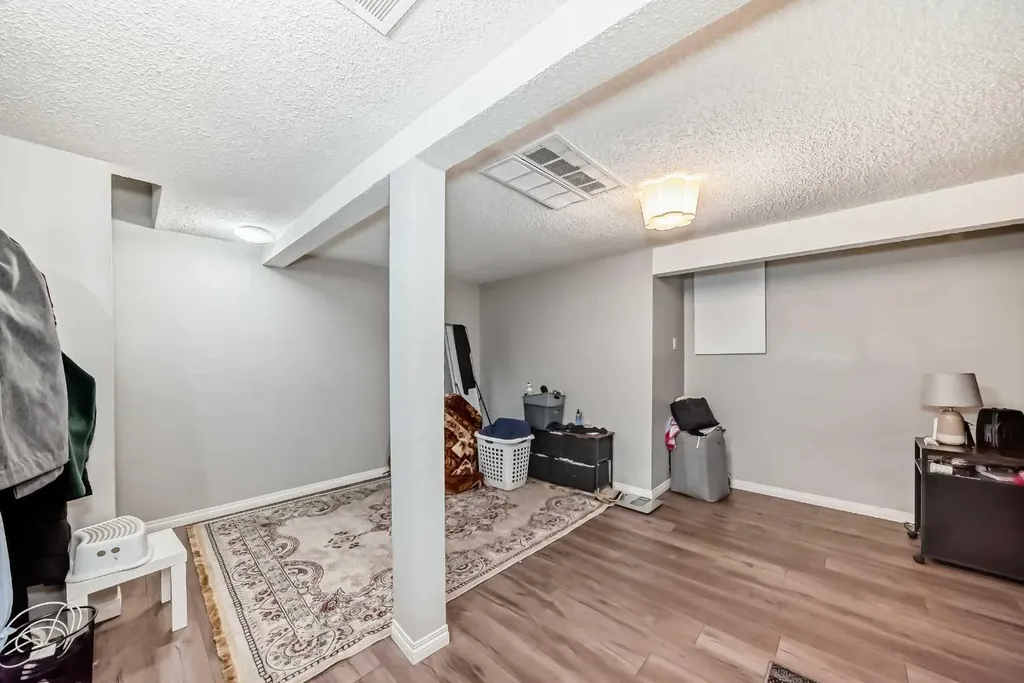 5520 1 Avenue SE Calgary AB T7A 5Z7