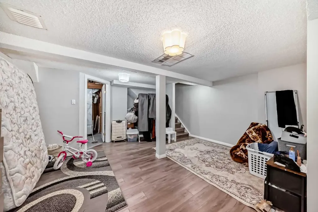 5520 1 Avenue SE Calgary AB T7A 5Z7