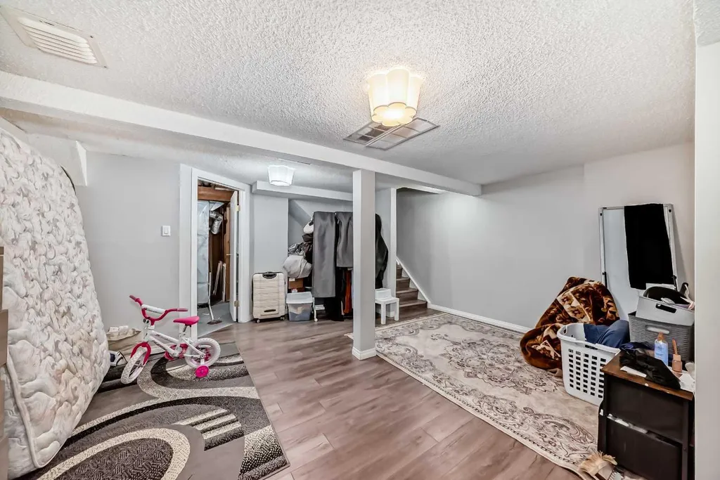 5520 1 Avenue SE Calgary AB T7A 5Z7