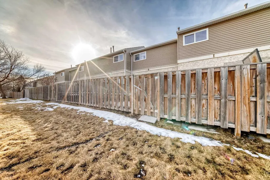 5520 1 Avenue SE Calgary AB T7A 5Z7