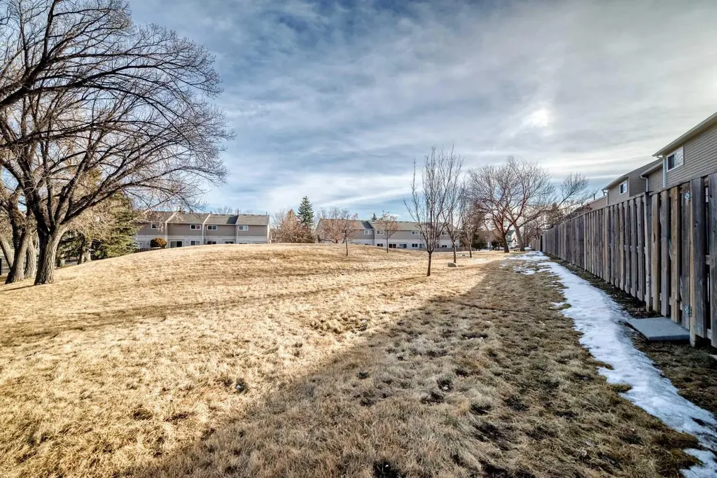 5520 1 Avenue SE Calgary AB T7A 5Z7