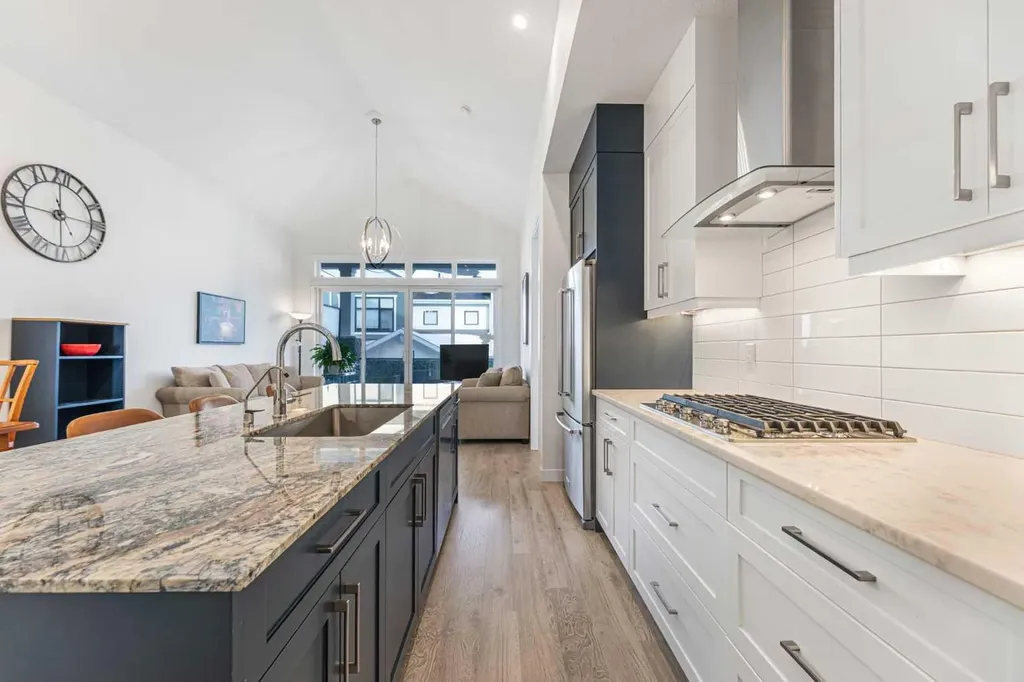 12572 Crestmont Boulevard SW Calgary AB T3B6J5
