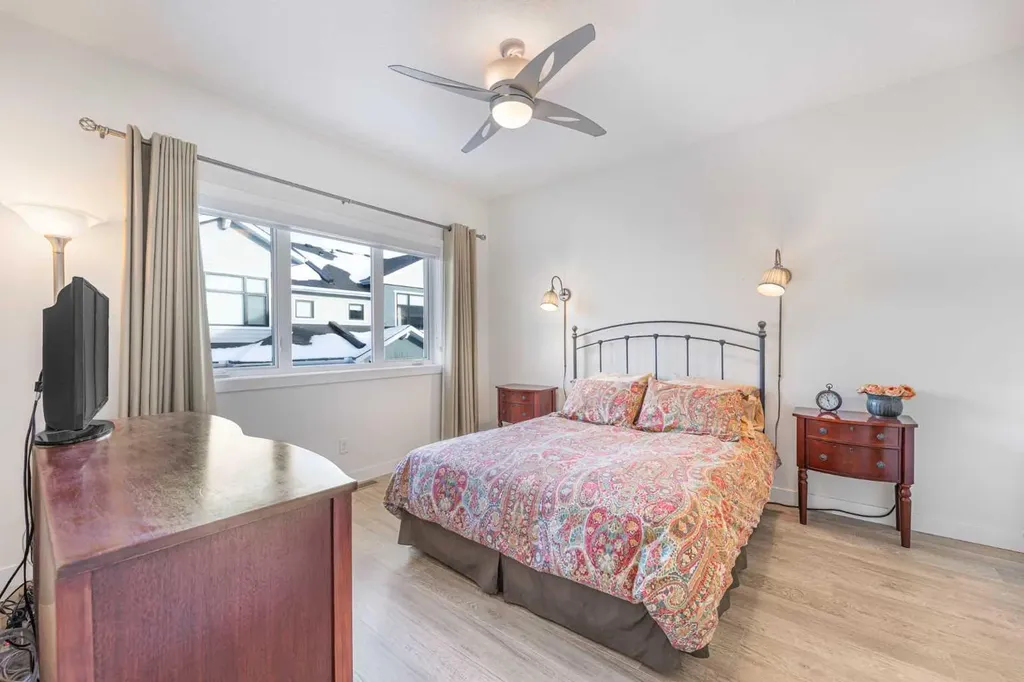 12572 Crestmont Boulevard SW Calgary AB T3B6J5