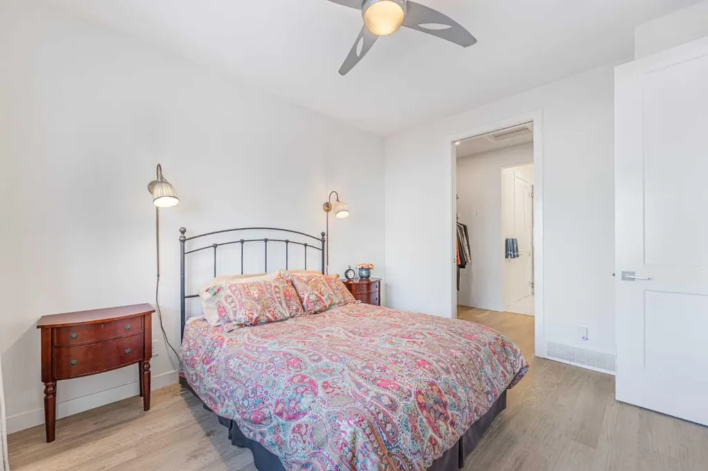 12572 Crestmont Boulevard SW Calgary AB T3B6J5