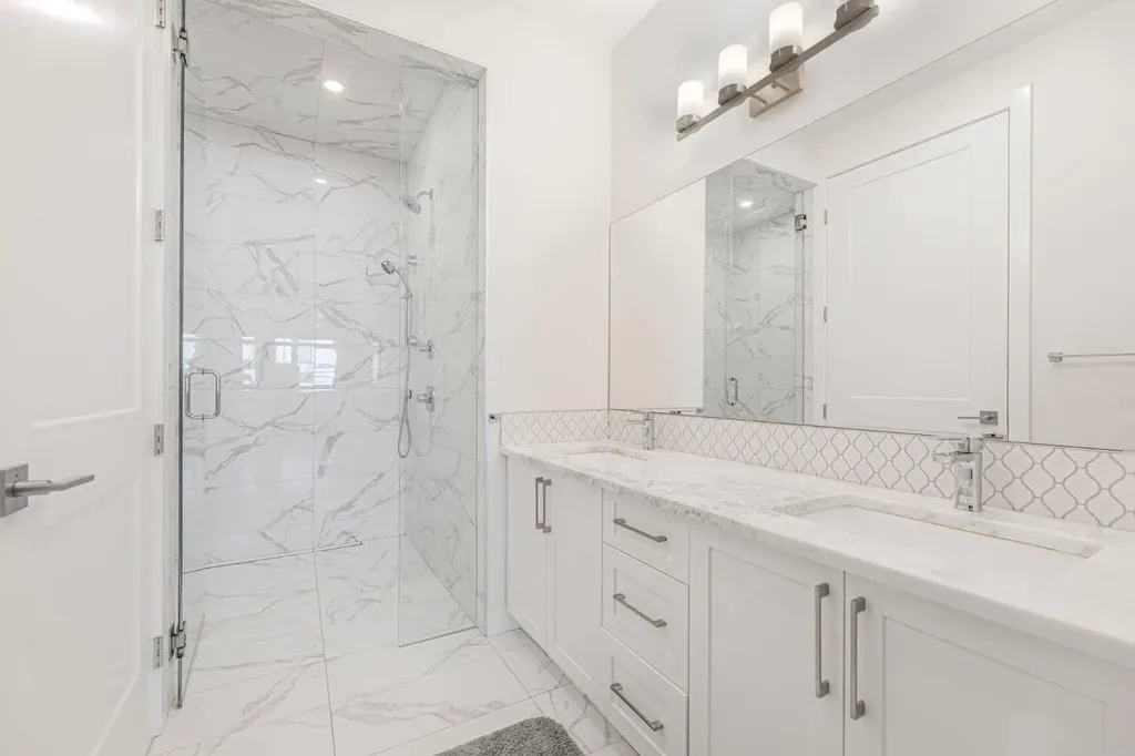12572 Crestmont Boulevard SW Calgary AB T3B6J5