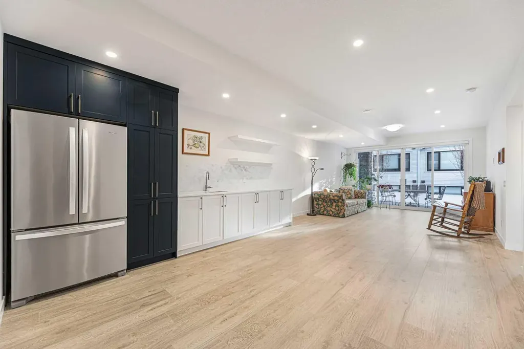 12572 Crestmont Boulevard SW Calgary AB T3B6J5