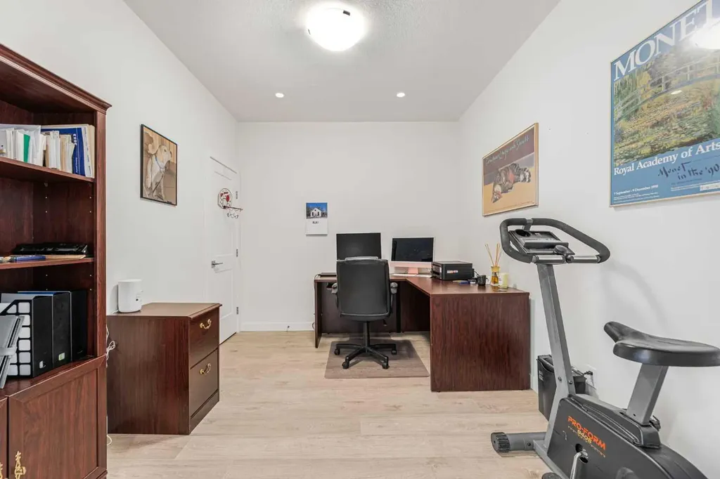 12572 Crestmont Boulevard SW Calgary AB T3B6J5