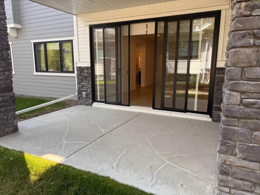 12572 Crestmont Boulevard SW Calgary AB T3B6J5