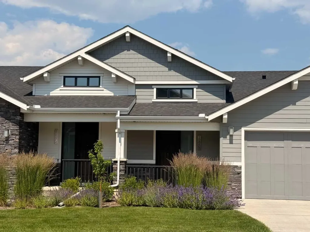 12572 Crestmont Boulevard SW Calgary AB T3B6J5