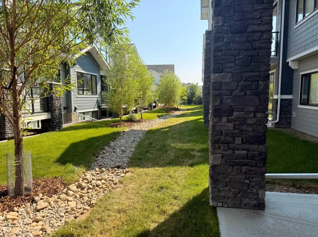 12572 Crestmont Boulevard SW Calgary AB T3B6J5