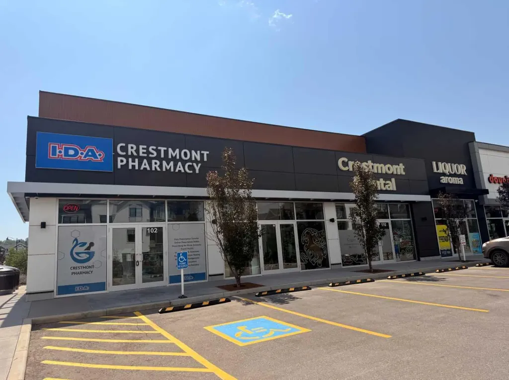 12572 Crestmont Boulevard SW Calgary AB T3B6J5