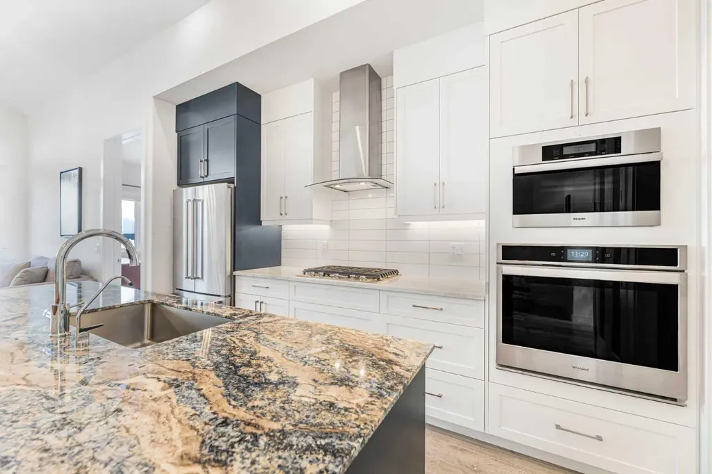 12572 Crestmont Boulevard SW Calgary AB T3B6J5