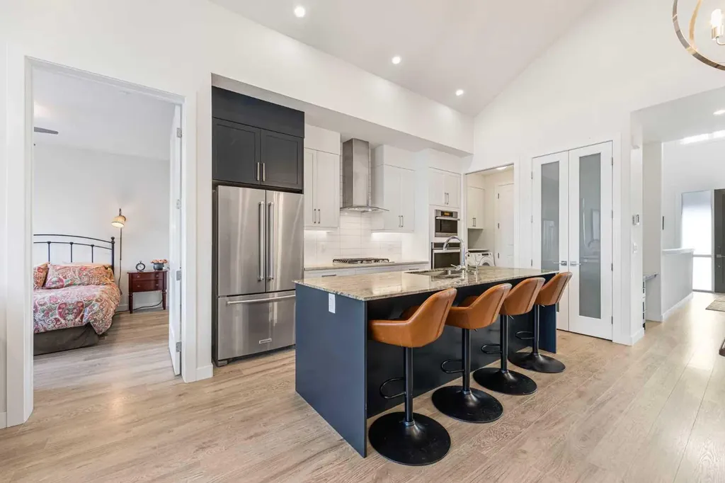 12572 Crestmont Boulevard SW Calgary AB T3B6J5