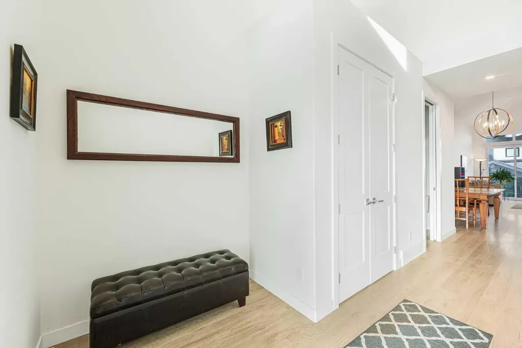 12572 Crestmont Boulevard SW Calgary AB T3B6J5
