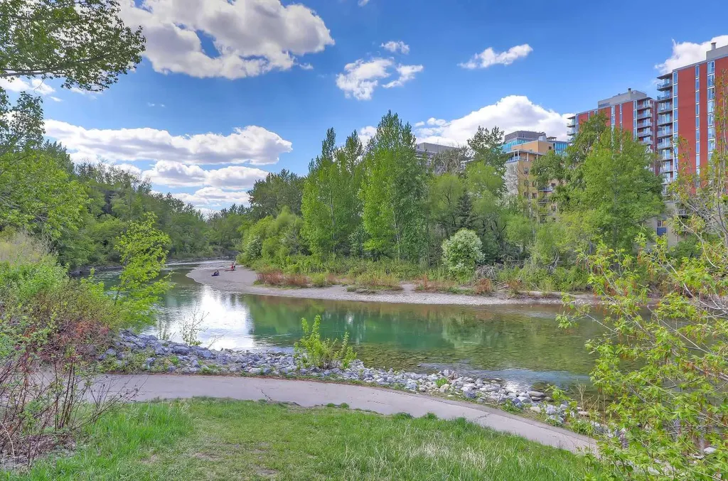 2419 Erlton Road SW Calgary AB T2S 3B8
