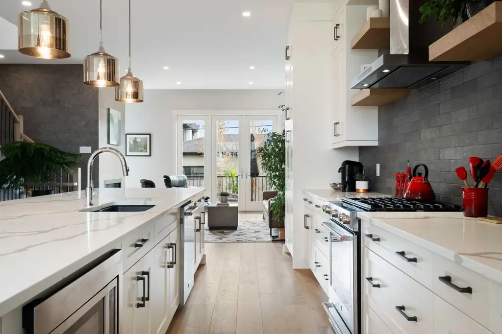 1141 Renfrew Drive NE Calgary AB T2E 5H9