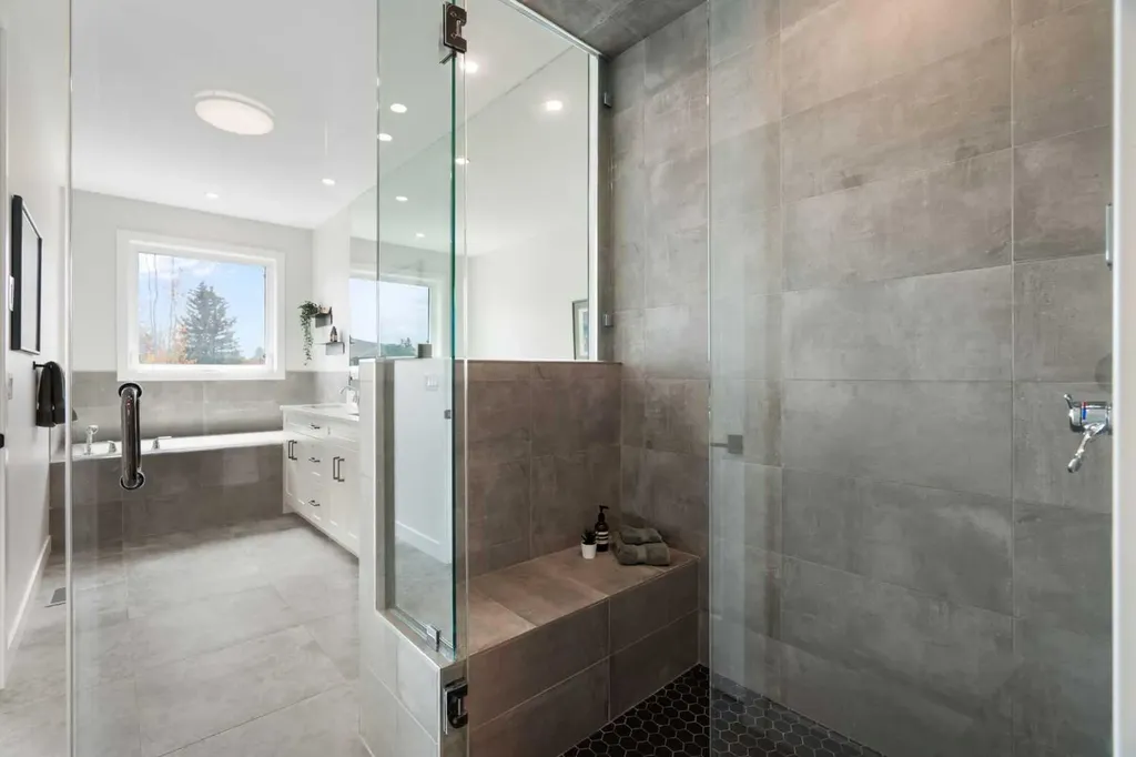 1141 Renfrew Drive NE Calgary AB T2E 5H9