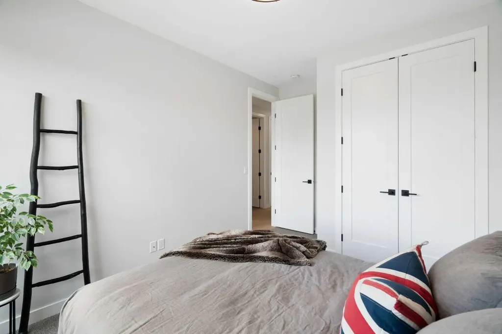 1141 Renfrew Drive NE Calgary AB T2E 5H9