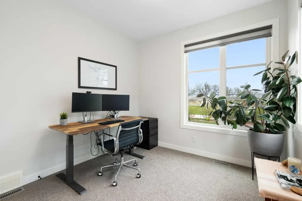 1141 Renfrew Drive NE Calgary AB T2E 5H9
