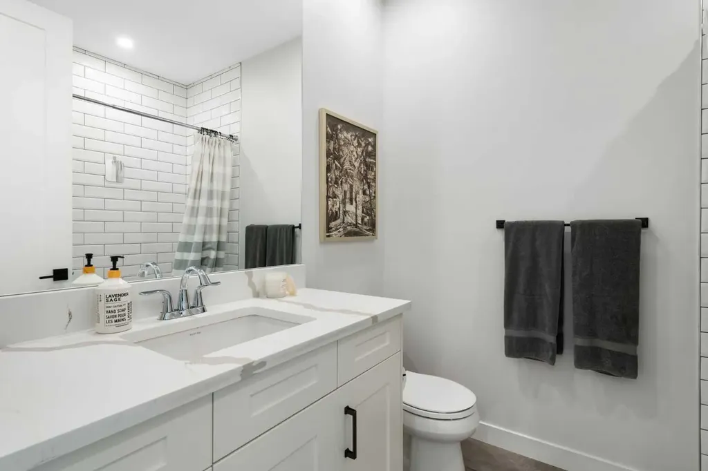 1141 Renfrew Drive NE Calgary AB T2E 5H9