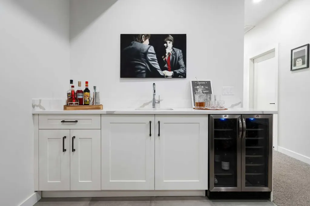1141 Renfrew Drive NE Calgary AB T2E 5H9