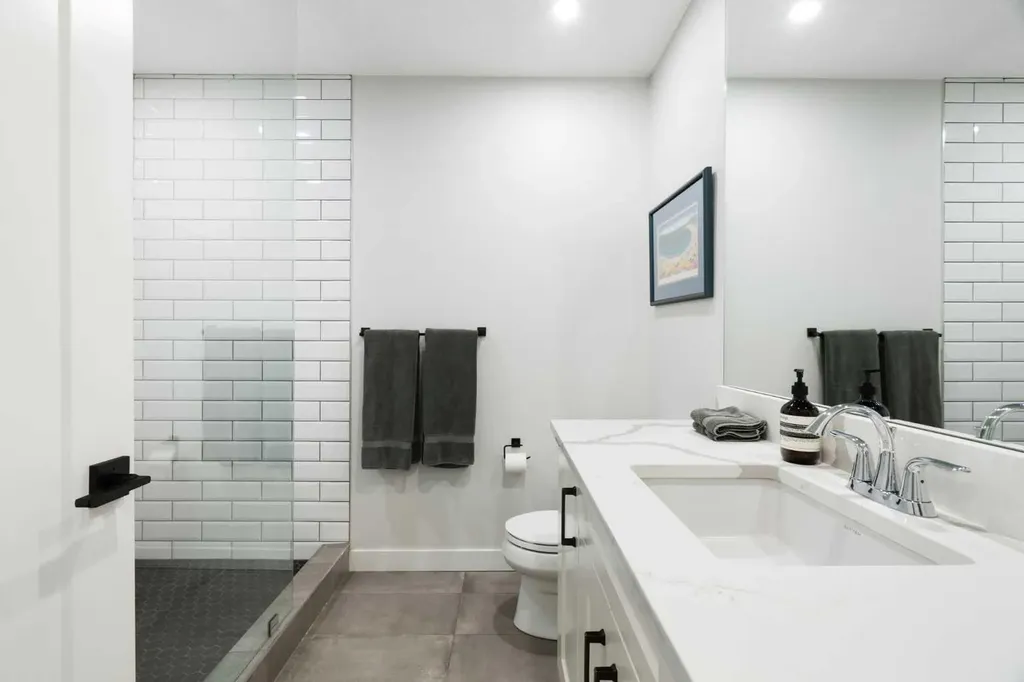 1141 Renfrew Drive NE Calgary AB T2E 5H9
