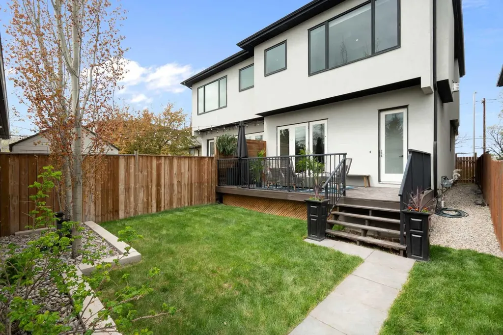 1141 Renfrew Drive NE Calgary AB T2E 5H9