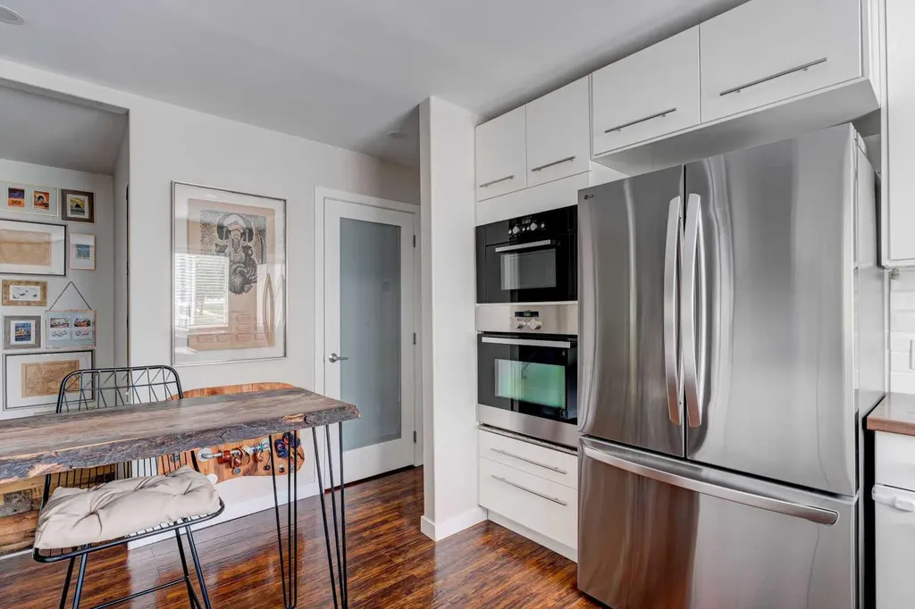 1618 43 Street SW Calgary AB T3C 2A4