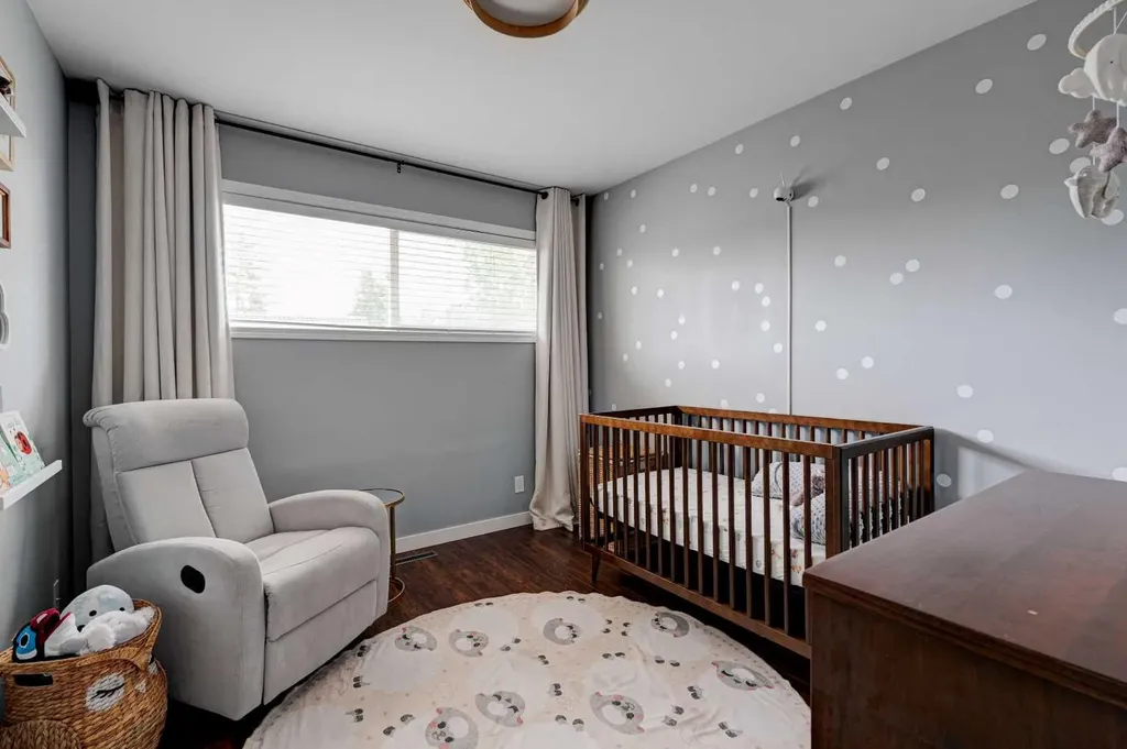 1618 43 Street SW Calgary AB T3C 2A4