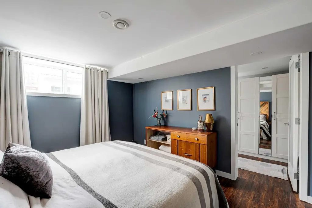 1618 43 Street SW Calgary AB T3C 2A4