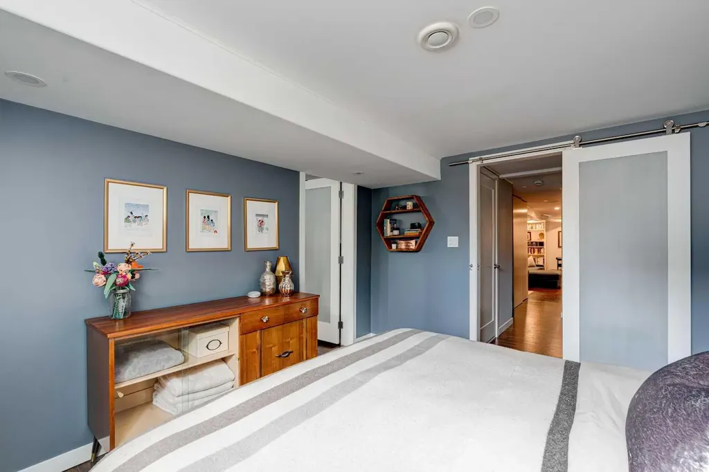 1618 43 Street SW Calgary AB T3C 2A4