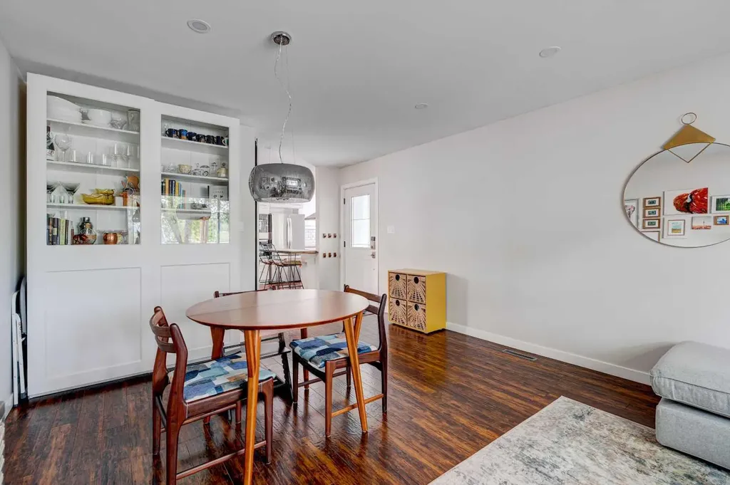 1618 43 Street SW Calgary AB T3C 2A4