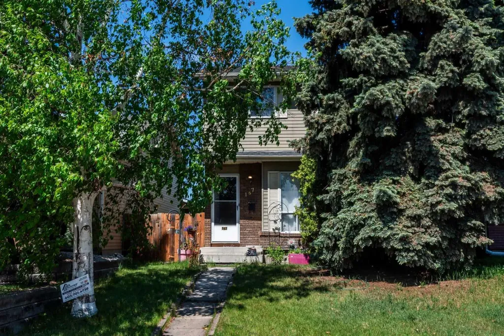 167 Erin Mount Place SE Calgary AB T2B 2T3