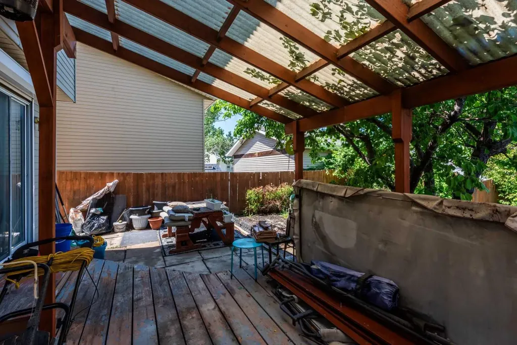 167 Erin Mount Place SE Calgary AB T2B 2T3