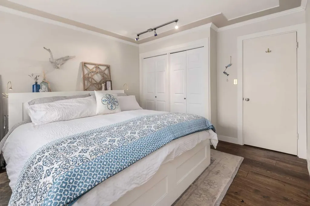 14519 Parkside Drive SE Calgary AB T2J 4J8