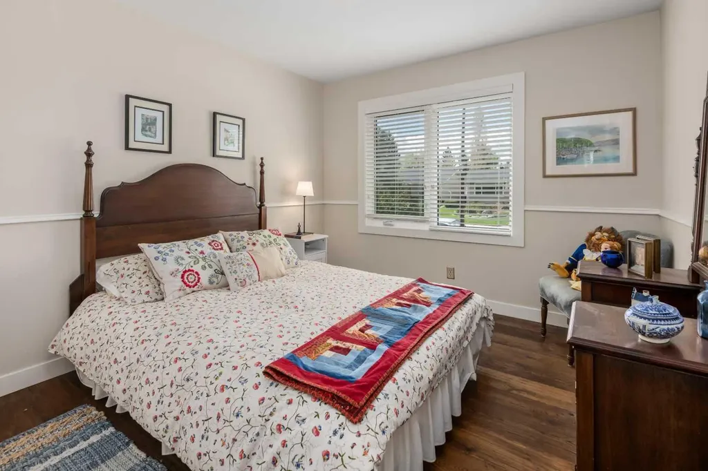 14519 Parkside Drive SE Calgary AB T2J 4J8